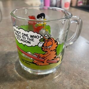 Vintage 1978 McDonald’s Garfield and Odie Glass Mug. Smoke free home.